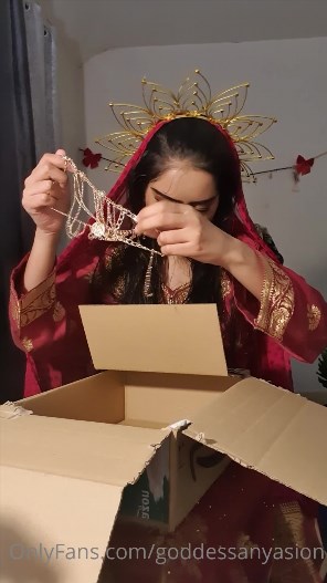 Goddess Anya Sion - Gift Opening From Sub - Skincare And Anklet